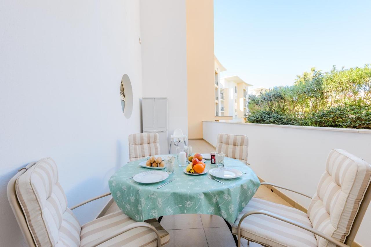 Bnb Homes Ocean View Apartment With Huge Sunny Terrace, 2 Swimming Pools & Tennis Court Albufeira Exteriér fotografie