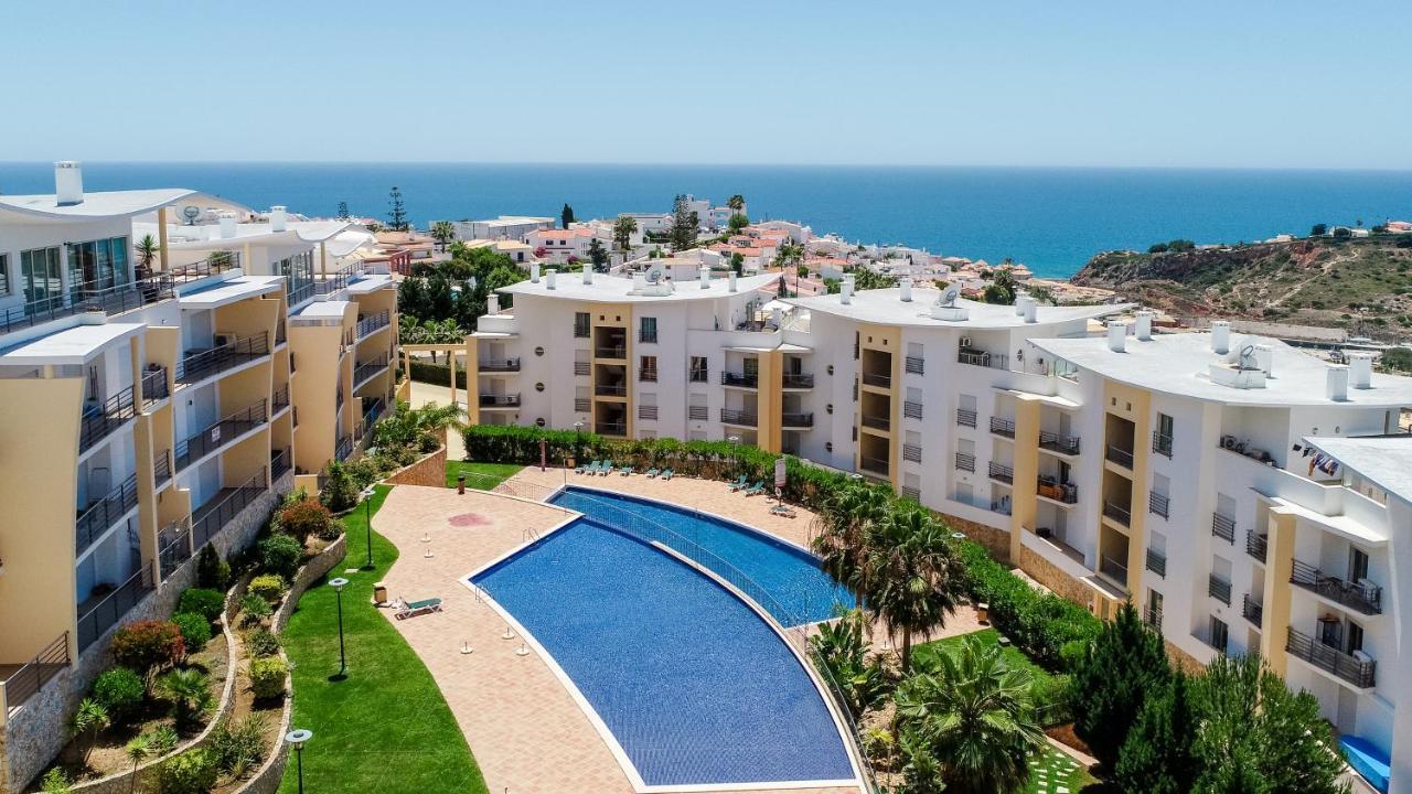 Bnb Homes Ocean View Apartment With Huge Sunny Terrace, 2 Swimming Pools & Tennis Court Albufeira Exteriér fotografie