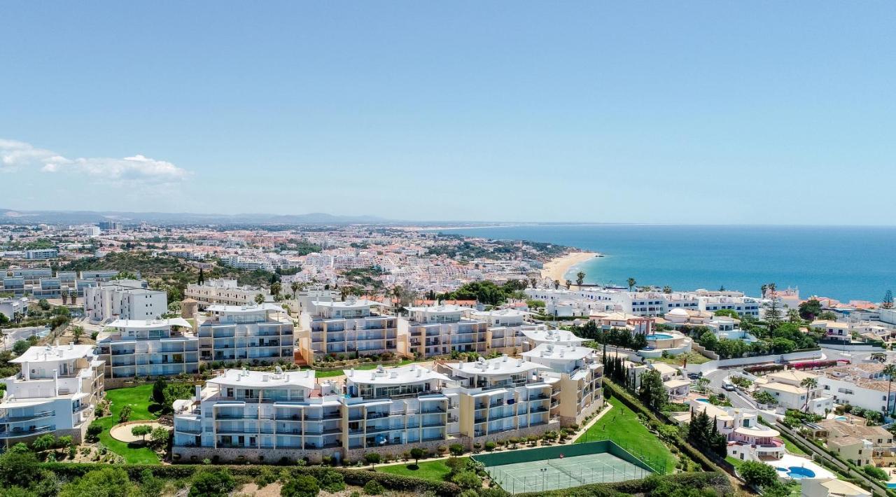 Bnb Homes Ocean View Apartment With Huge Sunny Terrace, 2 Swimming Pools & Tennis Court Albufeira Exteriér fotografie