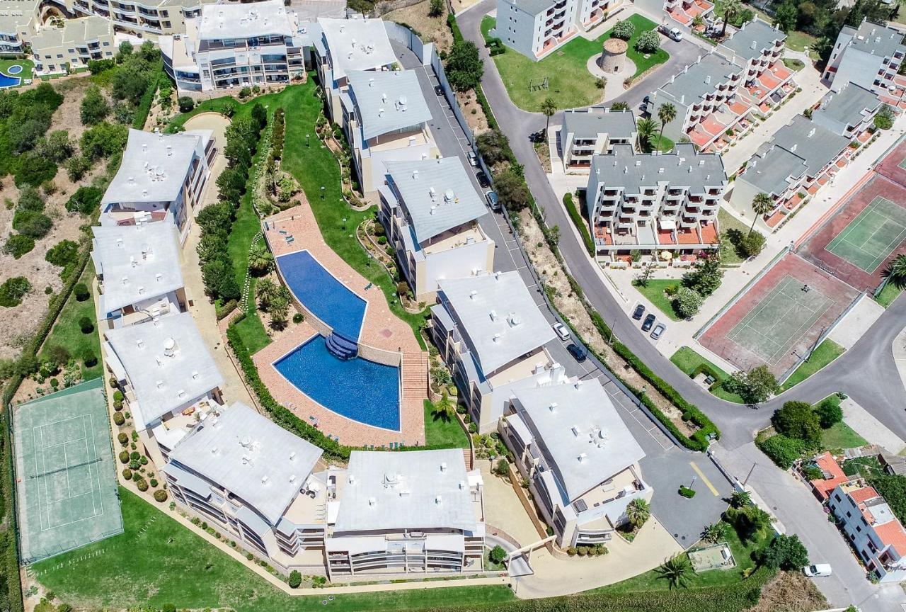 Bnb Homes Ocean View Apartment With Huge Sunny Terrace, 2 Swimming Pools & Tennis Court Albufeira Exteriér fotografie