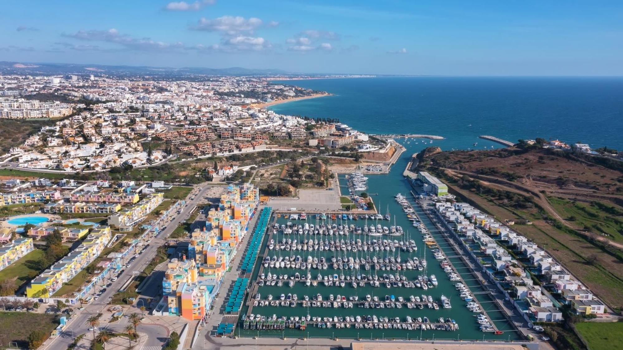 Bnb Homes Ocean View Apartment With Huge Sunny Terrace, 2 Swimming Pools & Tennis Court Albufeira Exteriér fotografie