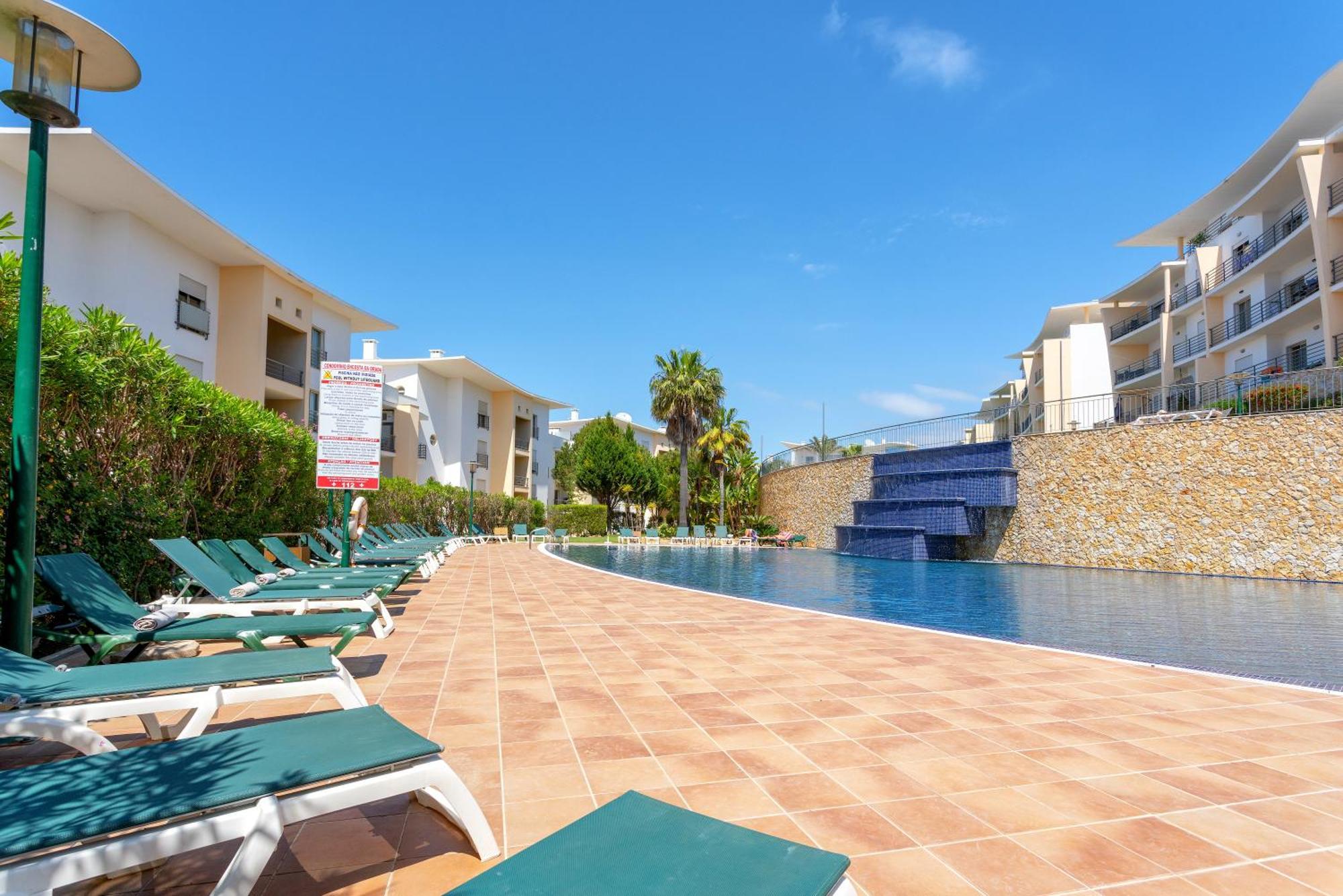 Bnb Homes Ocean View Apartment With Huge Sunny Terrace, 2 Swimming Pools & Tennis Court Albufeira Exteriér fotografie